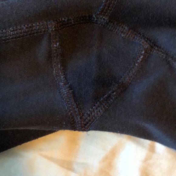 Under armour 7/8 leggings. In good shape! - Picture 3 of 4